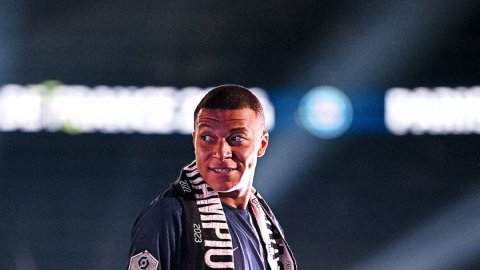 Mbappe scores at final home game as PSG lose 1-3 against Toulouse 