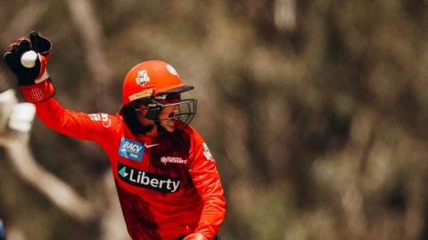 Melbourne Renegades Josie Dooley suffers stroke while holidaying in Hawaii