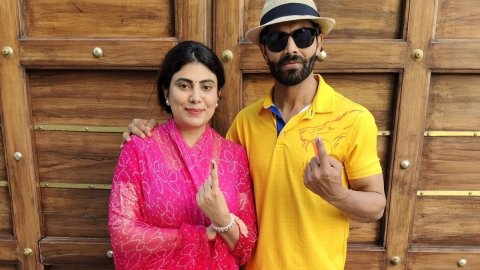 ‘My vote, my right,’: Ravindra Jadeja casts his vote in Jamnagar