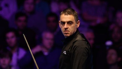 O'Sullivan eases into Snooker Masters final