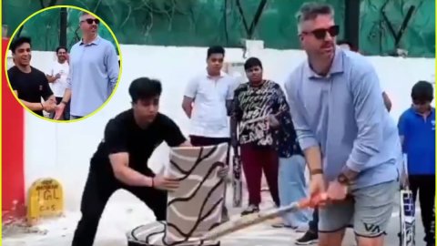 Gully Cricket में केविन पीटरसन के साथ हुआ खेला! VIRAL हो गया मज़ेदार VIDEO