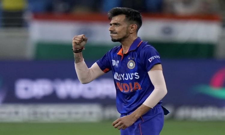 Yuzvendra Chahal need 4 wicket to complete 100 wickets in t20 international