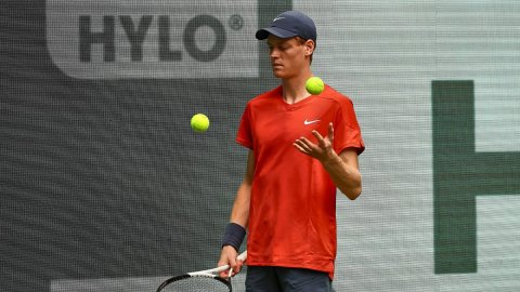 ATP Tour: Sinner survives top-class serving from Struff to reach semis in Halle