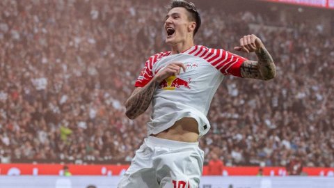 Benjamin Sesko extends existing contract with Leipzig until 2029