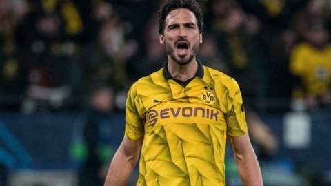 Borussia Dortmund announce Mats Hummels will leave club as free agent