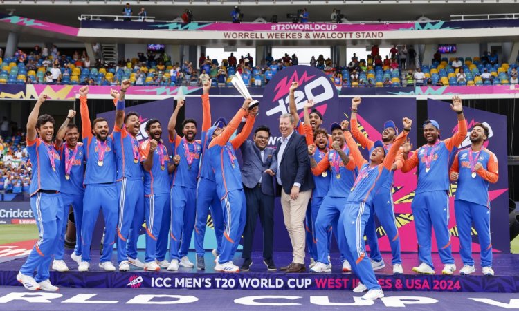 Celebrities say cheers to 'Cup of Joy' as Team India end trophy drought (Ld)