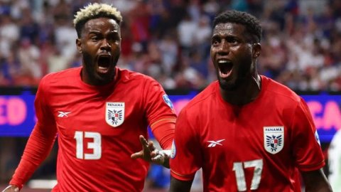 Copa America: Panama beats United States to stay alive