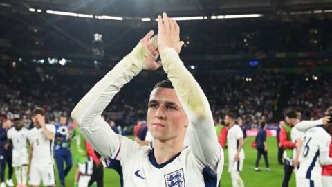 Euro 2024: England need to find way to get best out of Foden, says Richards