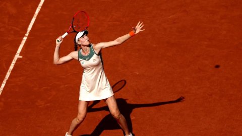 French Open: Rybakina bests Svitolina to reach quarters, Andreeva storms ahead