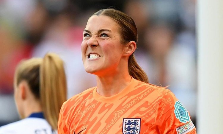 Mary Earps to miss England women's Euro qualifier against France due to injury