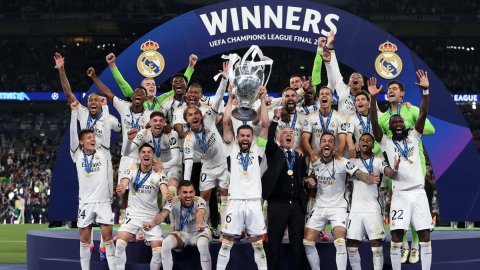 Real Madrid beat Dortmund 2-0 to win 15th Champions League title