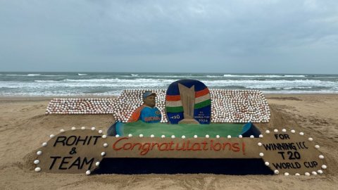 Sand artist Sudarsan Pattnaik congratulates Team India