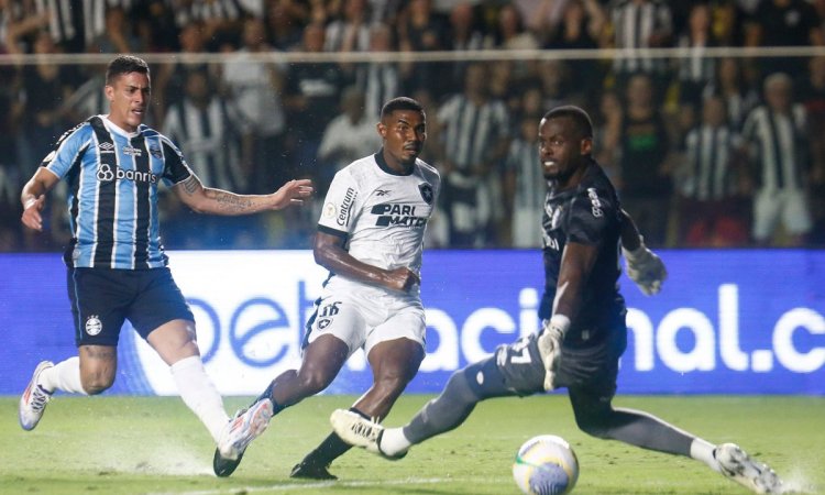 Serie A: Botafogo overcome Gremio to regain top spot