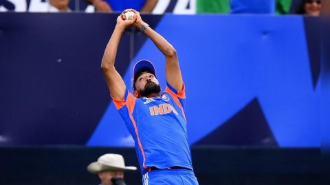 T20 World Cup: Siraj gets 'Fielder of the Match' medal from Yuvraj after India beat USA 