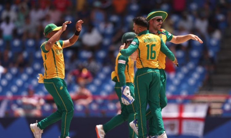 T20 World Cup: South Africa maintain unbeaten run after beating England by seven runs  