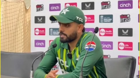 'ये चीजें आप लोग ही करते हो' Babar Azam का फूटा गुस्सा, सरेआम पत्रकार की लगाई फटकार; देखें VIDEO