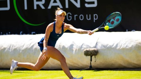 WTA Tour: Wimbledon champion Vondrousova retires with injury in Berlin; Rybakina sets up clash with 