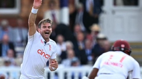 1st Test: Anderson's superb spell, Stokes' 200th wicket leaves England four wickets away from victor