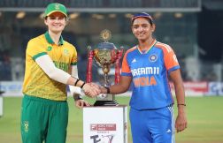 2nd T20I: इंडियन वूमेंस ने साउथ अफ्रीका के खिलाफ टॉस जीतकर चुनी पहले गेंदबाजी, इस विकेटकीपर का होगा डेब्यू 