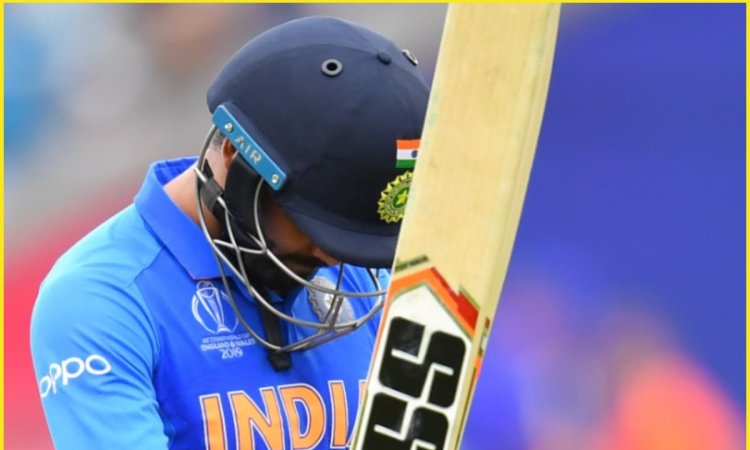 3 भारतीय खिलाड़ी जिनकी ODI टीम में वापसी हुई मुश्किल, एक तो सेंचुरी जड़ने के बाद हुआ बाहर​​​​​​​