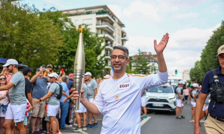 Abhinav Bindra carries Paris Olympic Flame ahead of opening ceremony