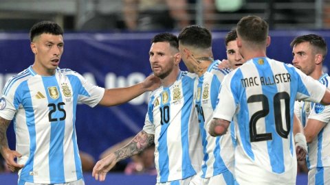 Alvarez, Messi score as Argentina beat Canada to enter Copa America final