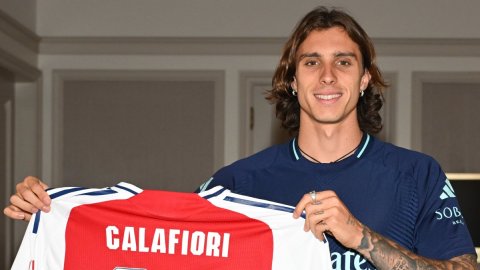 Arsenal sign Italian defender Riccardo Calafiori on long-term contract