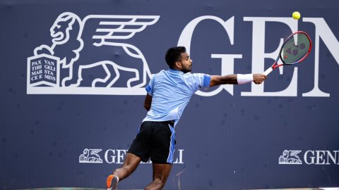 ATP Tour: Nagal overcomes Klein in three sets in poor court conditions in Kitzbuhel