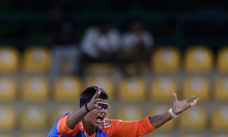 Deepti Sharma takes 3-20 as India bowl out Pakistan for 108 in their opening match of the Women’s T2