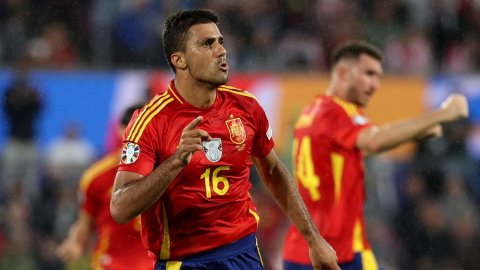 Euro 2024: De la Fuente terms Rodri as 'computer' after impressive show against Georgia