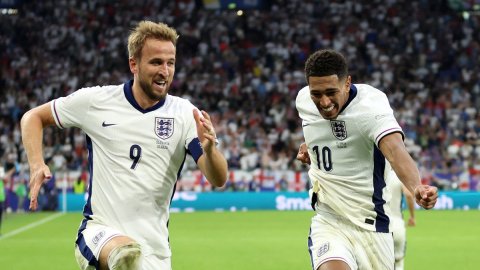 Euro 2024: England secure dramatic comeback win over Slovakia to clinch QF berth