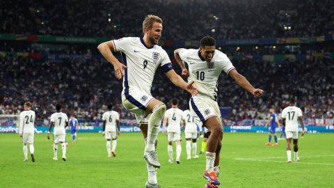 Euro 2024: Kane hails Bellingham's equaliser as 'one of the best goals' in England history