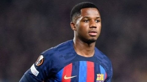 Foot injury interrupts Ansu Fati's attempts to convince Barcelona