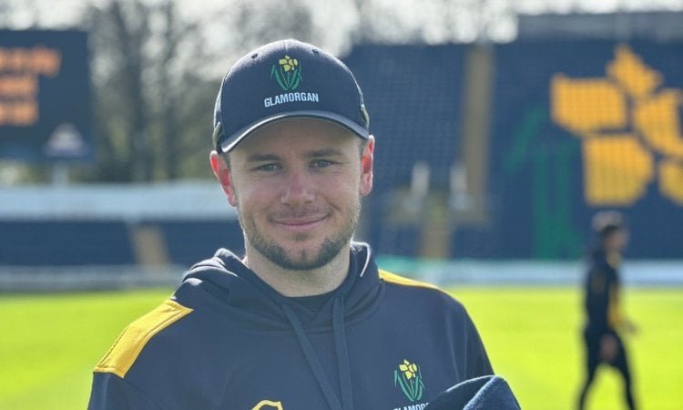 Glamorgan sign Mason Crane on three-year deal