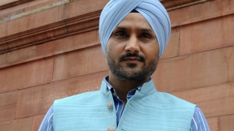 India shouldn't go to Pakistan for Champions Trophy: Harbhajan supports BCCI's decision