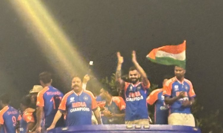 Kohli thanks Mumbai Police for their hardwork during Team India's victory parade