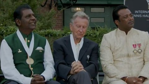 Leander Paes, Vijay Amritraj shake legs on being inducted into Tennis Hall of Fame