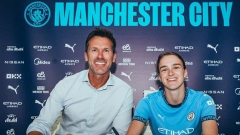 Manchester City sign WSL all-time top scorer Vivianne Miedema on three-year deal