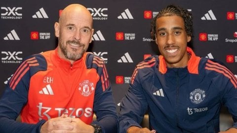 Manchester United sign French defender Leny Yoro from Lille