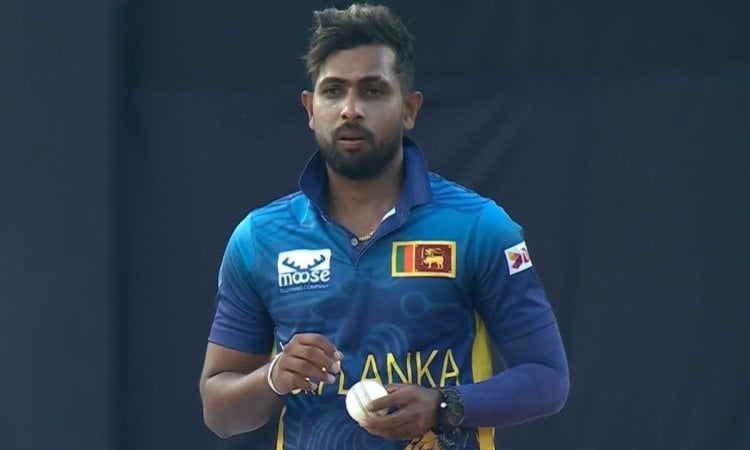 SL vs IND: श्रीलंका को 24 घंटे में लगा दूसरा झटका, चमीरा के बाद स्टार बॉलर हुआ टी-20 सीरीज से बाहर