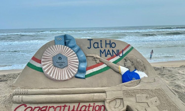 Odisha: Noted sand artist congratulates shooter Manu Bhaker with sand sculpture