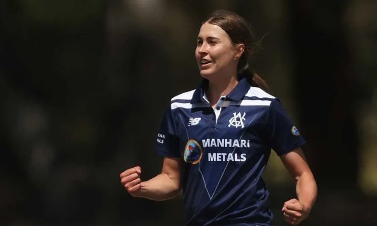 Renegades re-sign Vlaeminck, Coyte, Prestwidge for WBBL 10