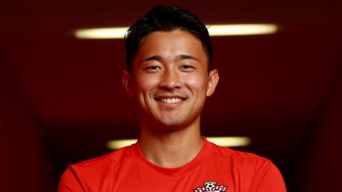 Southampton sign Japanese defender Yukinari Sugawara on four-year contract