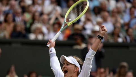 'That’s what she’d want me to do': Krejcikova extends late mentor Novotna's Wimbledon legacy