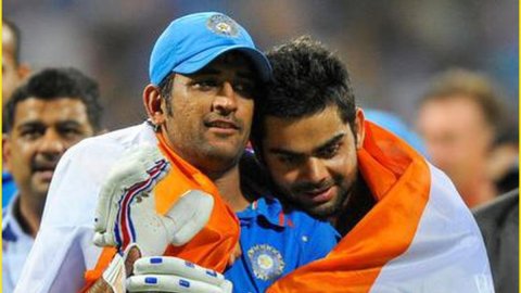 'दो टिकट करा दो मैं और विराट घर चले जाते हैं', जब KOHLI के लिए लड़ गए MS DHONI