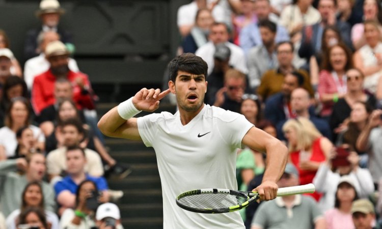 Wimbledon: Carlos Alcaraz overcomes Humbert in tough battle