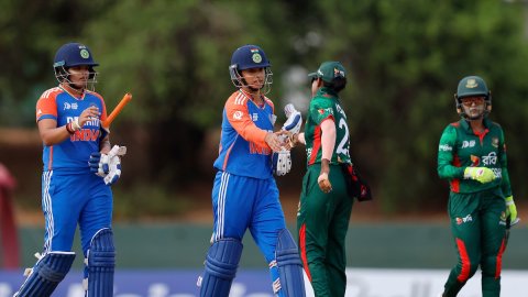 Women’s Asia Cup: Bowlers, Smriti help India thrash Bangladesh, storm into final (ld)