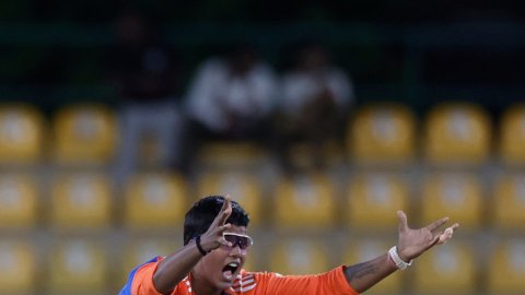 Women’s T20 Asia Cup: Deepti takes 3-20 as India bowl out Pakistan for 108