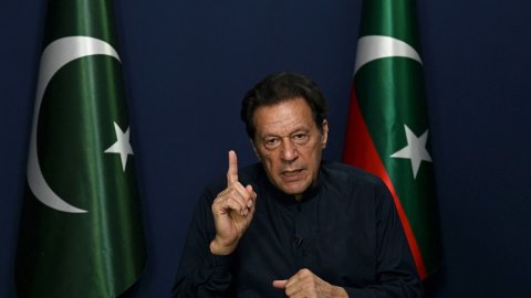 Pakistan Ex-PM Imran Khan Applies To Be Oxford Chancellor