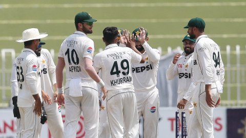 PAK vs BAN, 1st Test: அரைசதம் கடந்த ஷாத்மன் இஸ்லாம்; தடுமாறும் வங்கதேச அணி!